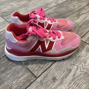 New Balance 57/40 Vibrant Pink Team Red Sneakers Youth Size 6.5